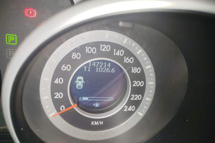 Used Bestune X80 2015 1.8T Automatic Luxury Model Odometer Close Up