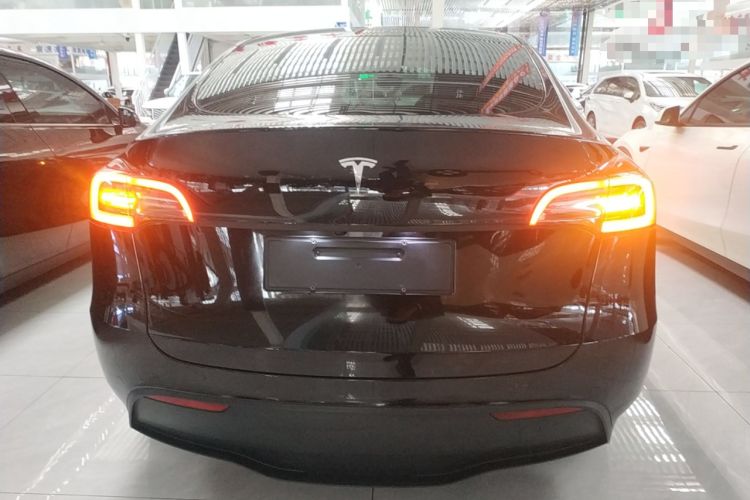 Used Tesla Model Y 2023 Rear-Wheel-Drive Version
