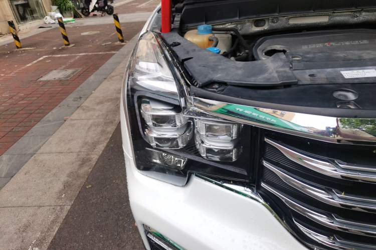 Used GAC Trumpchi GS8 2017 320T Two-Wheel Drive Luxury Smart Connectivity Version (7 Seats) Right Front Headlight