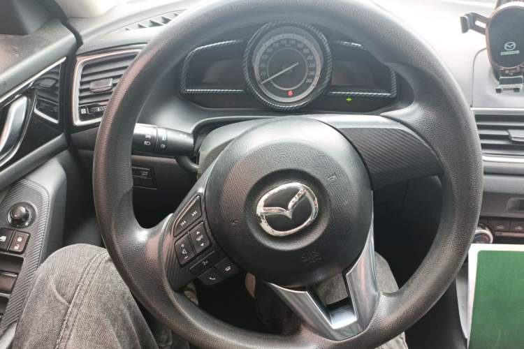 Used Mazda Mazda 3 Axela 2014 Sedan 1.5L Automatic Luxury Model
