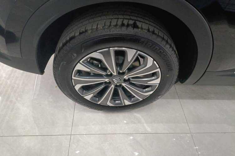 Used Buick Envision 2025 25T Entry-Grade Platinum Edition Exterior 5