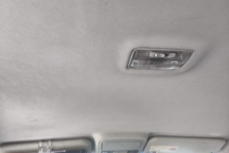 Used JMC Yusheng S350 2013 2.4T Automatic 2WD Diesel Luxury Edition 5 Seats Headliner