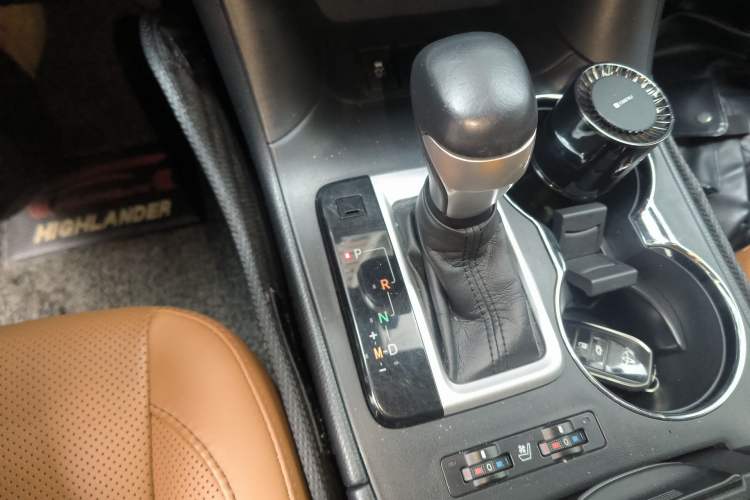 Used Toyota Highlander 2020 2.0T Four-Wheel Drive Millionth Anniversary Edition 7 Seats
