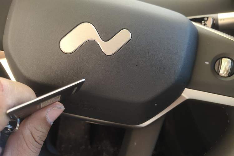 Used ONVO Luxeed L90 2025 Model—Max Six-Seater Version
