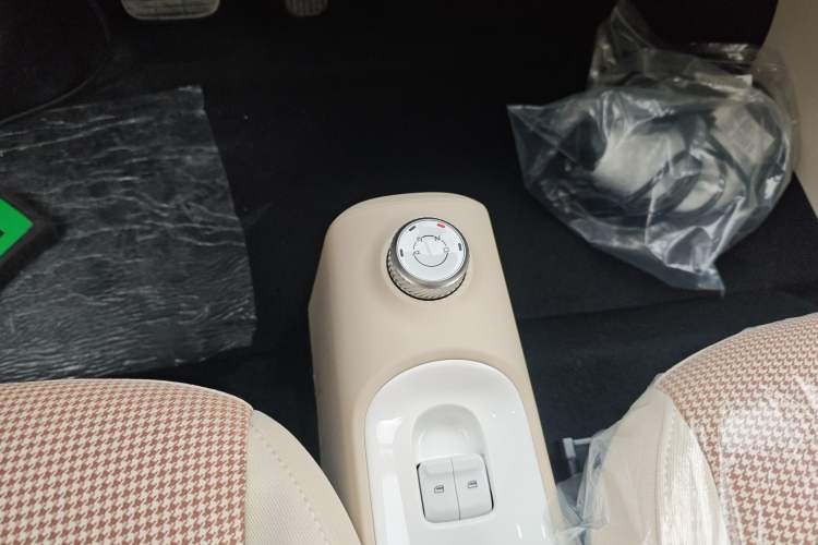 Used Wuling Hongguang MINIEV 2024 3rd Generation 215km Youth Edition Gear Lever