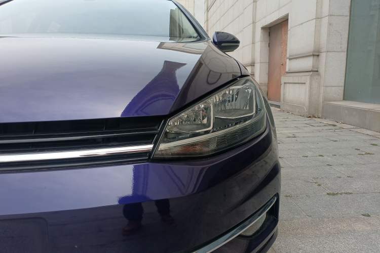 Used Volkswagen Golf 2018 230TSI Automatic Luxury Version
