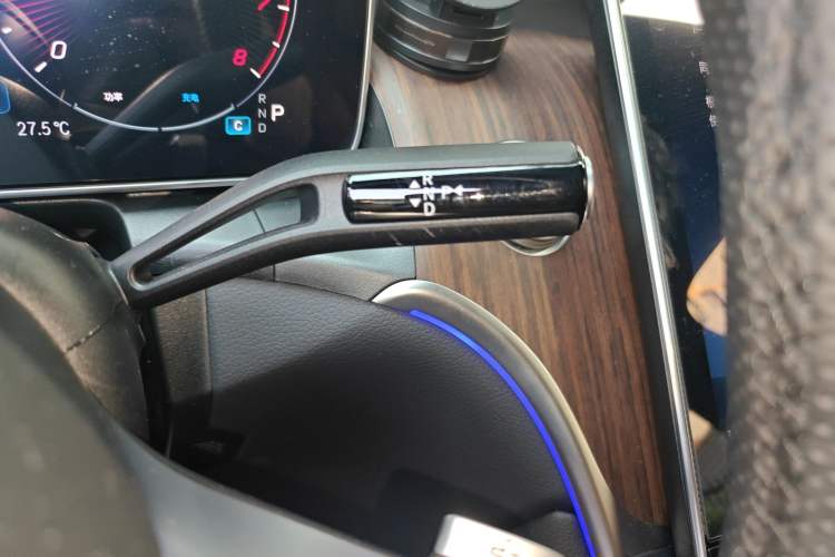 Used Mercedes-Benz GLC 2025 Refreshed GLC 300 L 4MATIC Dynamic Version 5 Seats Gear Lever