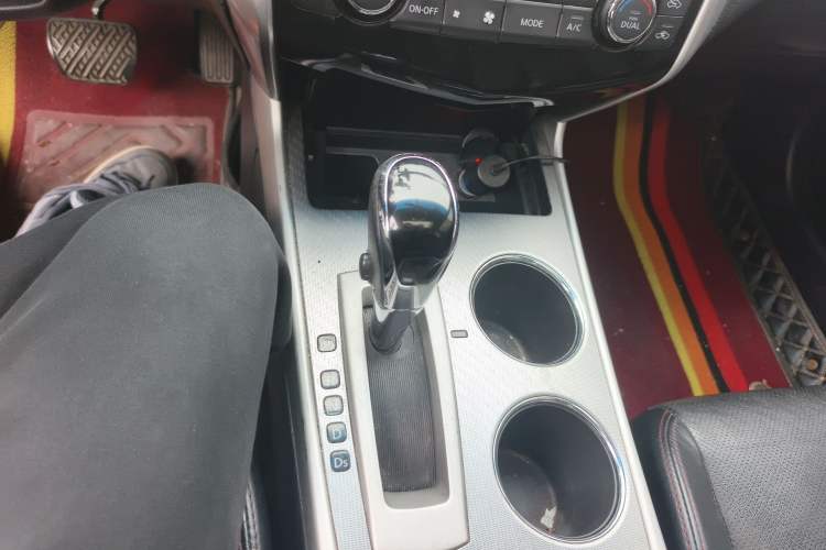 Used Nissan Teana 2016 2.0L XE Fashion Edition Gear Lever