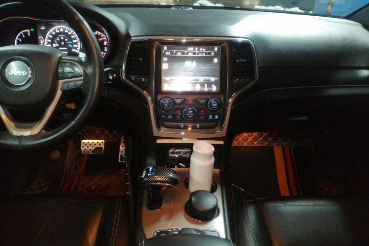 Used Jeep Grand Cherokee 2015 3.0TD Diesel Comfort Navigation Edition
