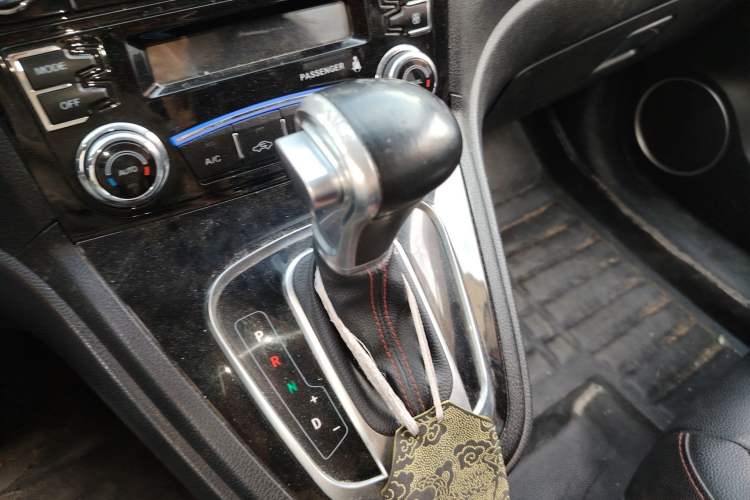 Used Haval H6 2016 Upgraded Model 1.5T Automatic Two-Wheel Drive Elite Version
