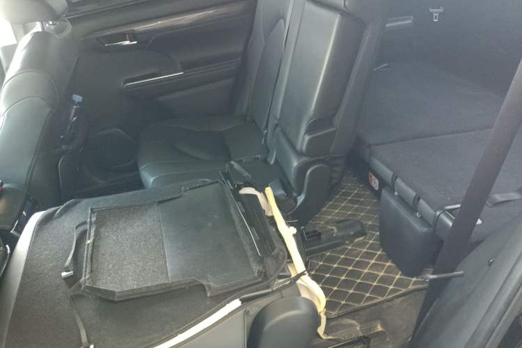 Used Toyota Highlander 2022 Dual-Engine 2.5L Four-Wheel Drive Supreme Edition 7-Seater Left Rear Seat