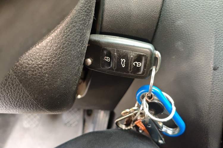 Used Volkswagen Sagitar 2012 1.6L Manual Fashion Edition