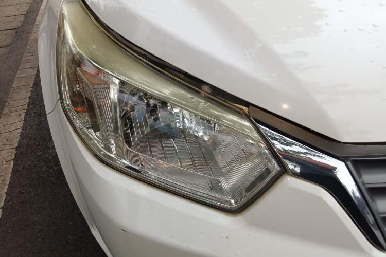 Used Venucia D50 2013 1.6L Manual Luxury Edition
