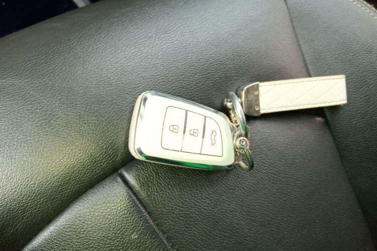 Used Dongfeng Aeolus AX5 2017 1.4T Manual Fun Edition
