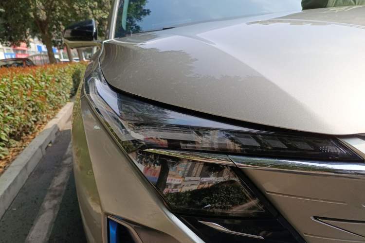 Used Oshan Z6 New Energy 2023 ZhiDian iDD 150KM Flagship PLUS Smart Parking Edition
