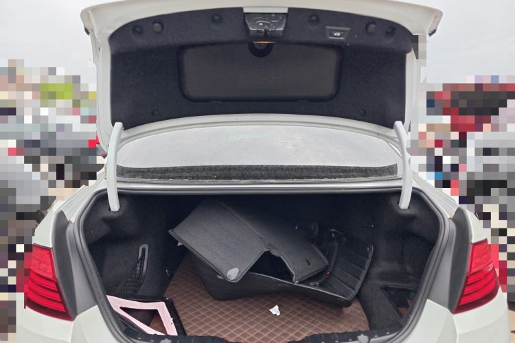 Used BMW 5 Series 2017 525Li Leading Model Trunk