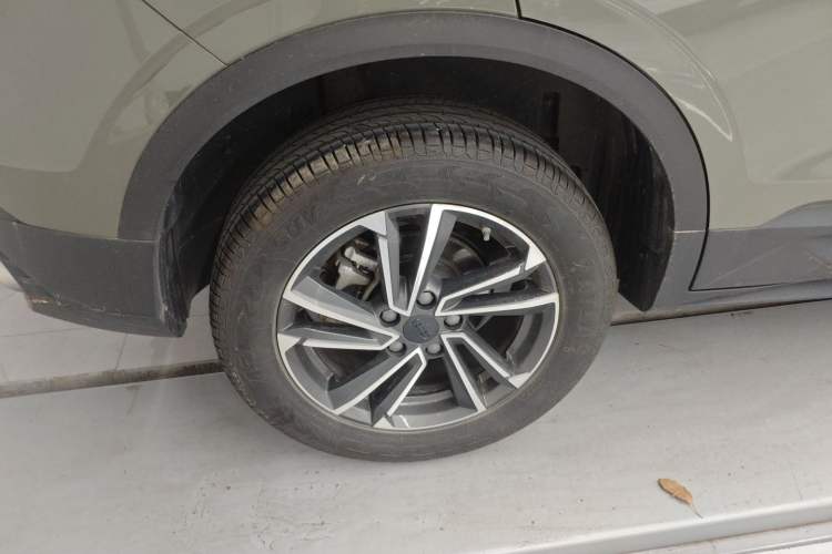 Used Geely Auto Coolray 2023 1.5T DCT Platinum Edition
