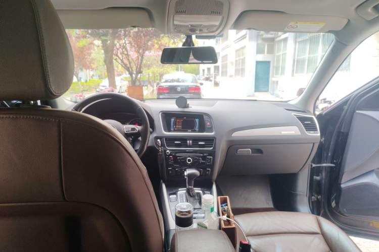 Used Audi Q5 2017 Plus 40 TFSI Ambition Model Headliner