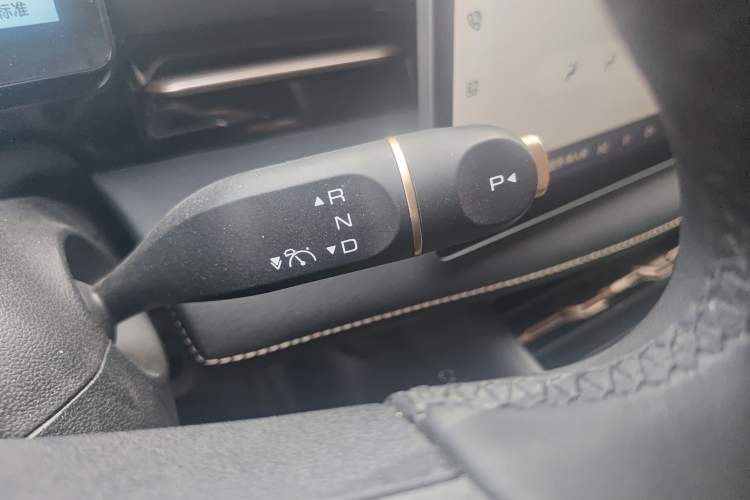 Used Baojun Yunhai 2024 140km Plug-in Hybrid Version Gear Lever
