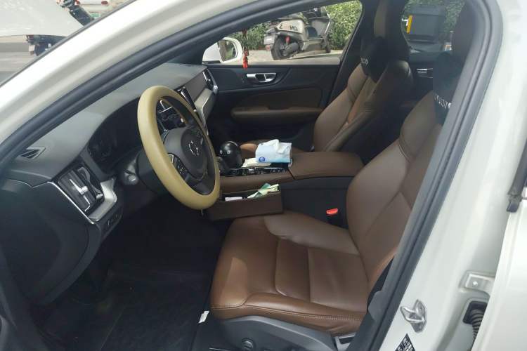 Used Volvo S60 New Energy 2021 T8 E-Drive Hybrid Four-Wheel Drive Smart Luxury Edition