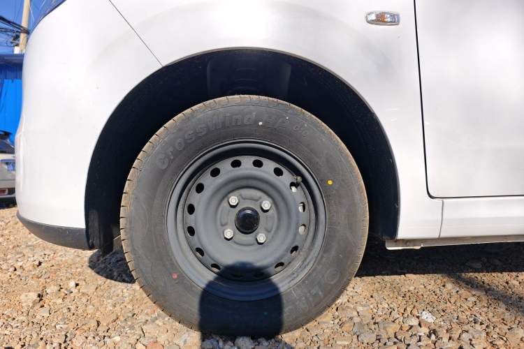 Used Wuling Hongguang New Energy 2025 Extended-Range Hybrid 50 km Utility Version Left Front Wheel Hub