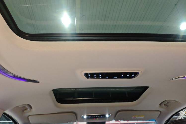 Used SAIC MAXUS G90 2022 2.0T Interstellar Seven-Seater Headliner