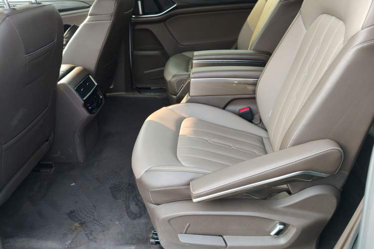 Used Volkswagen Viloran 2024 330TSI Luxury Edition