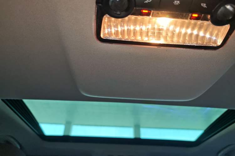 Used BMW 5 Series 2014 525Li Leading Model Headliner