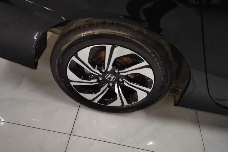 Used Honda Crider 2016 1.8L CVT Luxury Edition Exterior 5