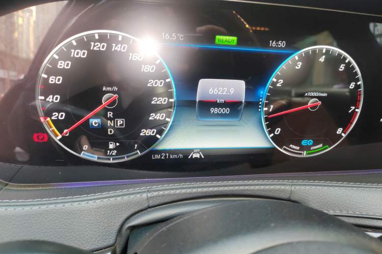 Used Mercedes-Benz Maybach S-Class 2020 S 450 4MATIC Collector's Edition Odometer Close Up