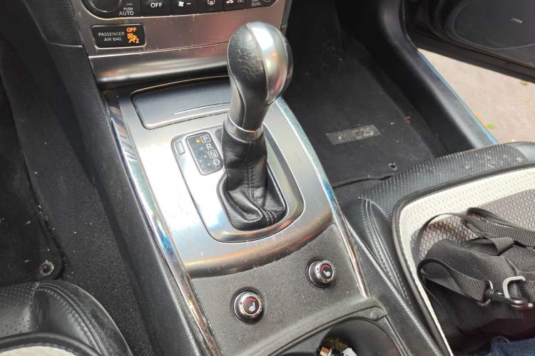 Used Infiniti G Series 2013 G25 Sedan Luxury Sport Edition Gear Lever