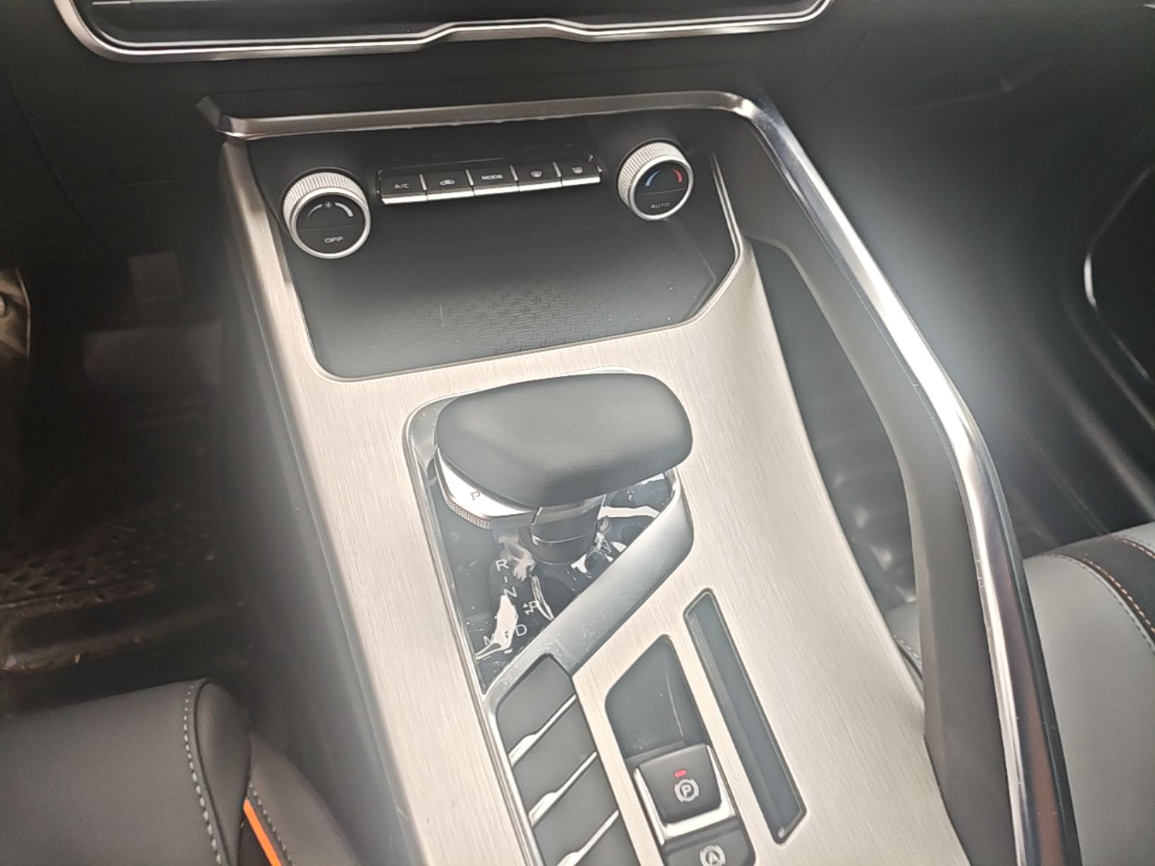 Geely Auto Coolray 2024 1.5T DCT Longteng Edition — снимка 16