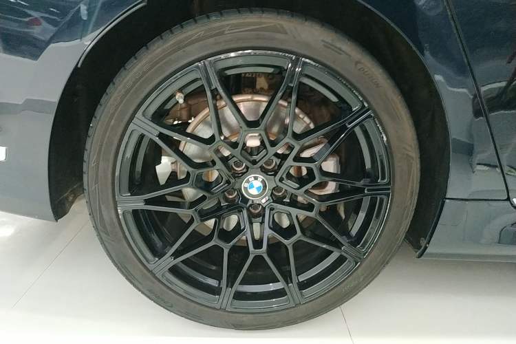 Used BMW 7 Series 2019 Restyled 740Li Leading Edition M Sport Package Right Rear Wheel Hub