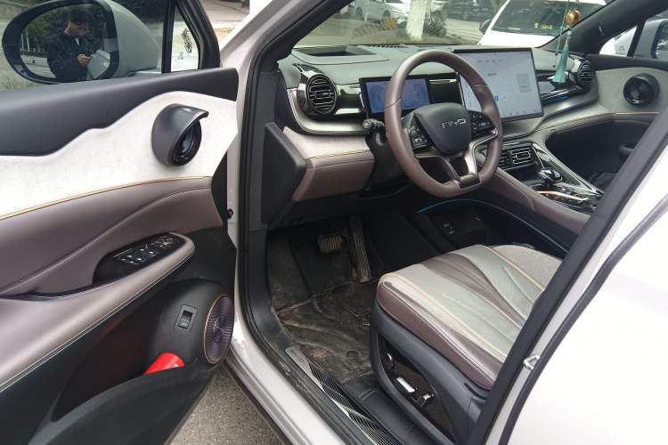 Used BYD Frigate 07 2023 DM-i 100KM Flagship Model
