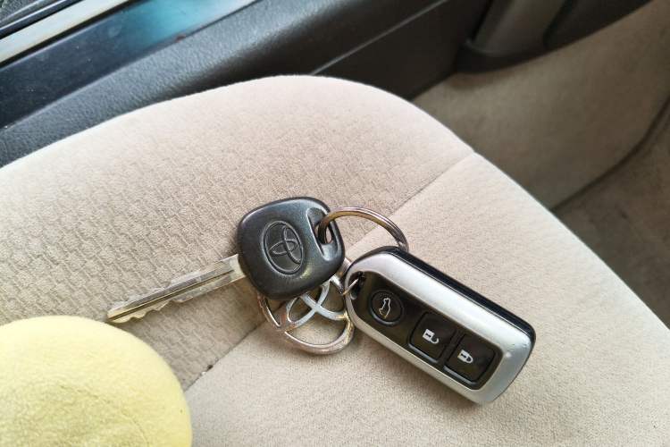 Used Toyota Prado 2010 2.7L Automatic Standard Edition Vehicle Key