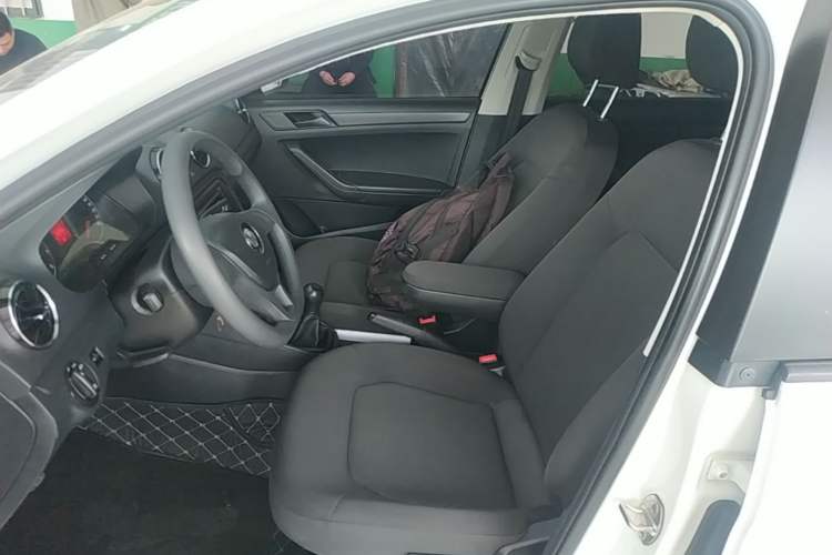 Used Volkswagen Jetta 2019 Dream Edition 1.4L Manual Fashion Version
