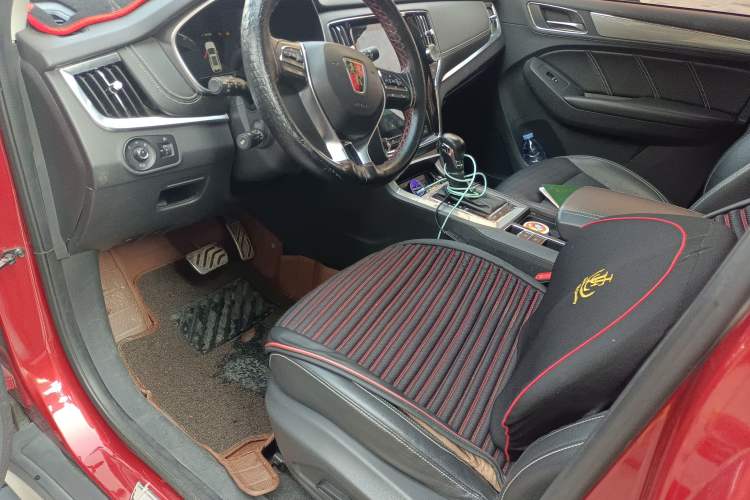 Used Roewe RX5 2016 30T Two-Wheel Drive Automatic Internet Smart Edition
