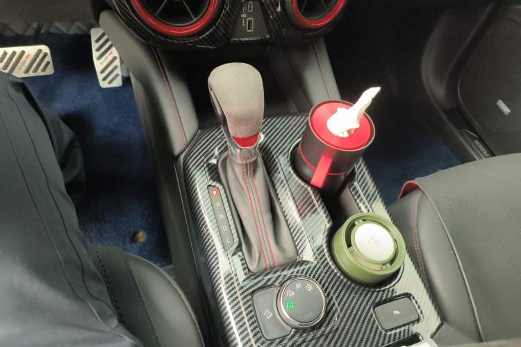 Used Chevrolet Blazer 2020 RS 650T 4x4 5-Seater Hardcore Edition Gear Lever