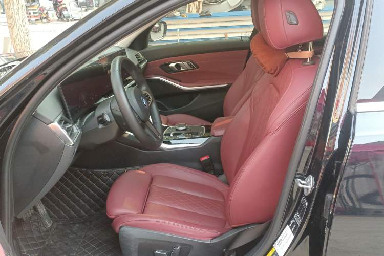 Used BMW i3 2024 eDrive 35 L
