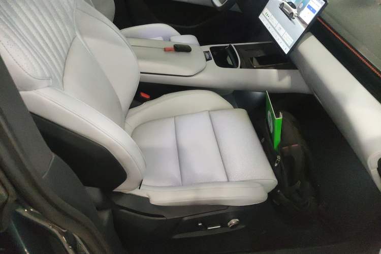 Used Lynk & Co Z10 2025 95 kWh 702 km All-Wheel Drive Intelligent Driving Ultra
