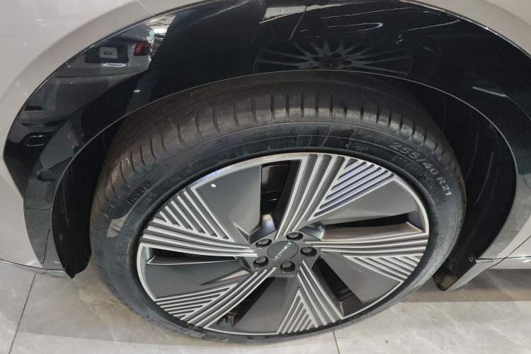 Used Lynk & Co 08 EM-P 2023 220km All-Wheel-Drive Performance Halo Exterior 3