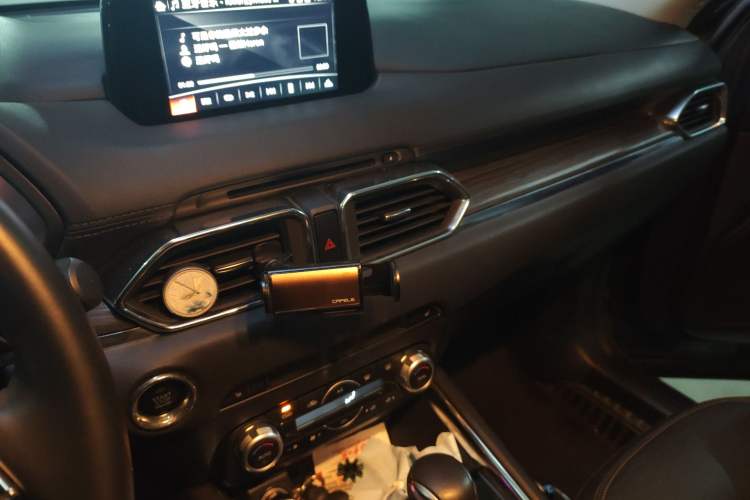 Used Mazda CX-5 2017 2.5L Automatic 2WD ZhiZun Version China V Standard Audio And AC Panel