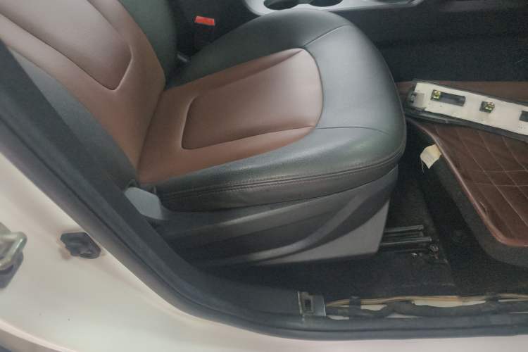 Used JAC Refine S5 2015 1.5T Automatic Elite Model
