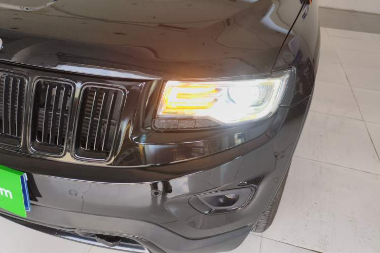 Used Jeep Grand Cherokee 2015 3.0TD Diesel Comfort Navigation Edition
