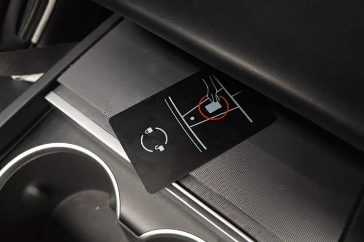 Used Tesla Model 3 2023 Rear-Wheel-Drive Version
