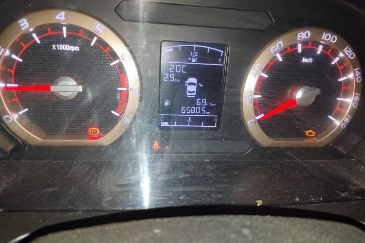 Used FORTHING Lingzhi 2019 M5L 1.6L 7-Seater Comfort Model China VI Standard
