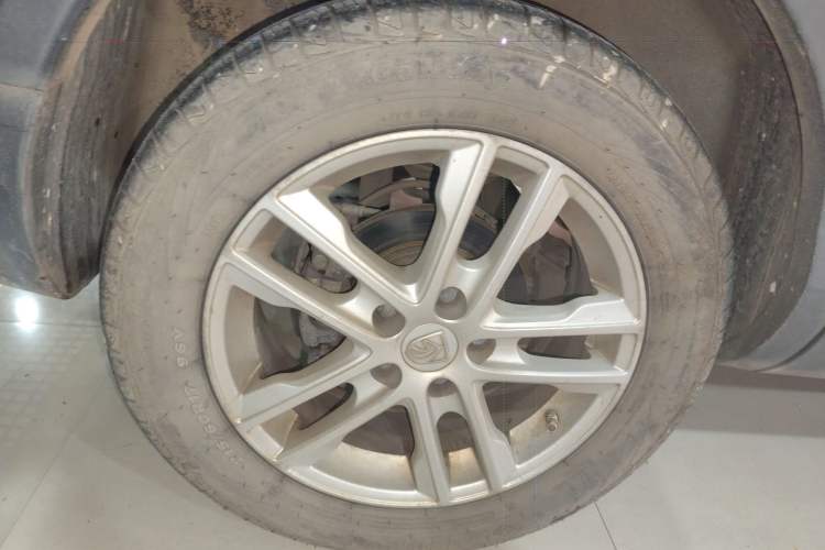 Used Baojun 560 2015 1.8L manual Comfort trim level