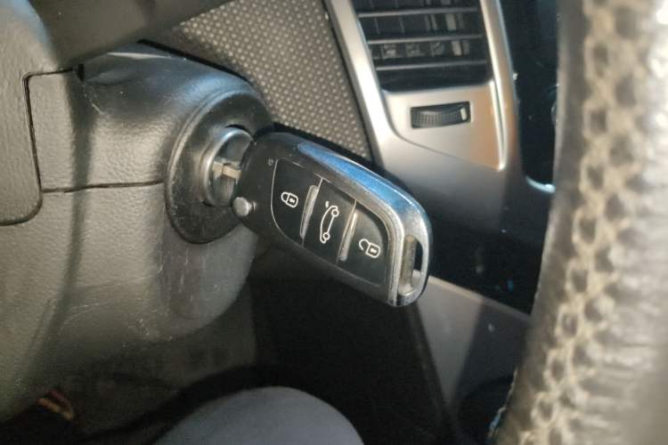 Used Chevrolet Cruze 2013 Hatchback 1.6T Automatic Flagship Model Vehicle Key