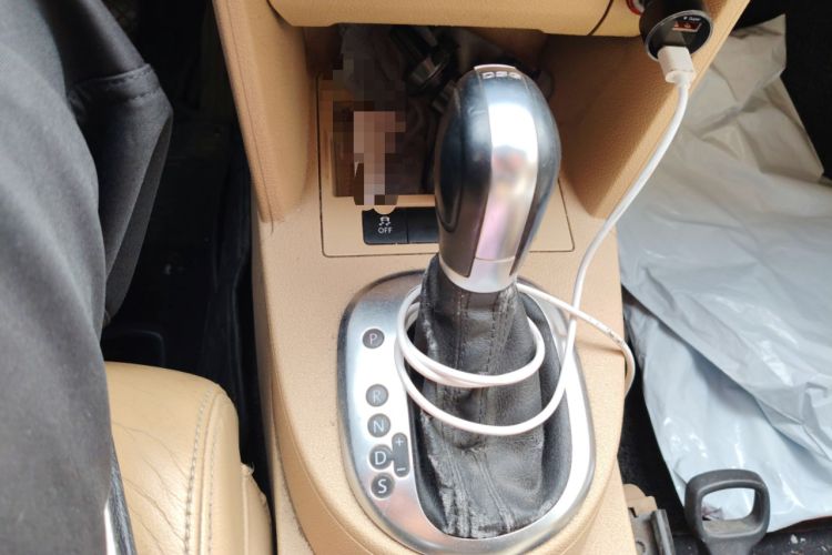 Used Volkswagen Touran 2011 1.4T DSG Zhiya Edition 5 Seats Gear Lever