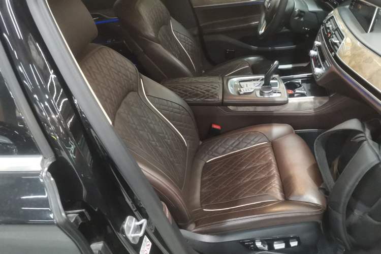 Used BMW 7 Series 2019 Restyled 740Li Leading Luxury Package Right Front Seat